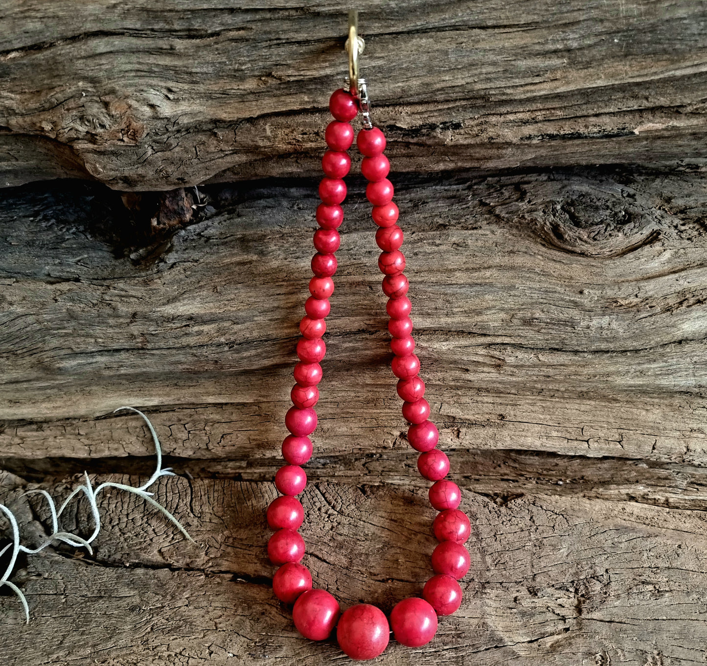 RED HOWLITE ROUND NECKLACE - ATTUNEMENT