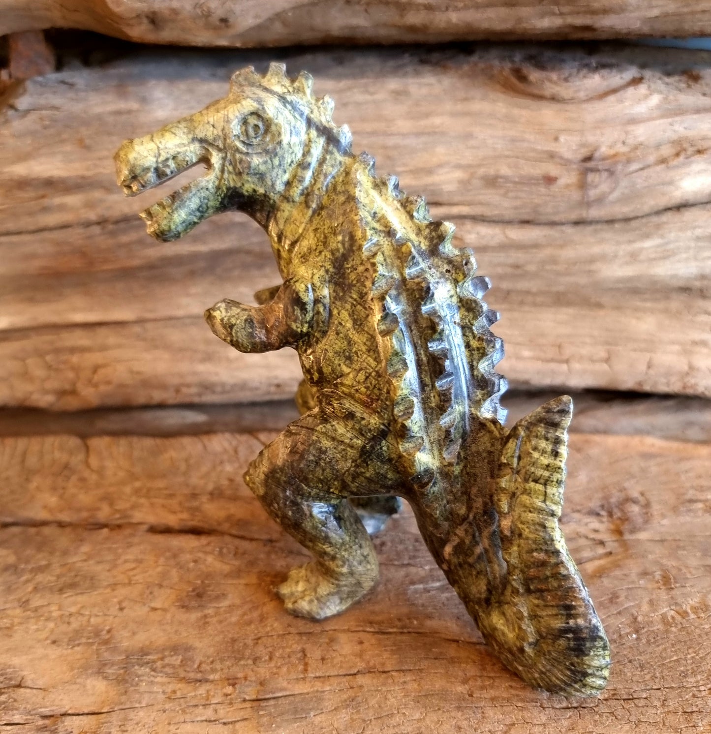 SERPENTINE HANDCARVED DINOSAUR T-REX - INTUITION & PSYCHIC ABILITIES