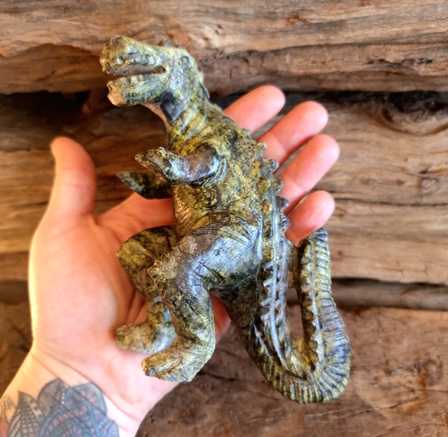 SERPENTINE HANDCARVED DINOSAUR T-REX - INTUITION & PSYCHIC ABILITIES
