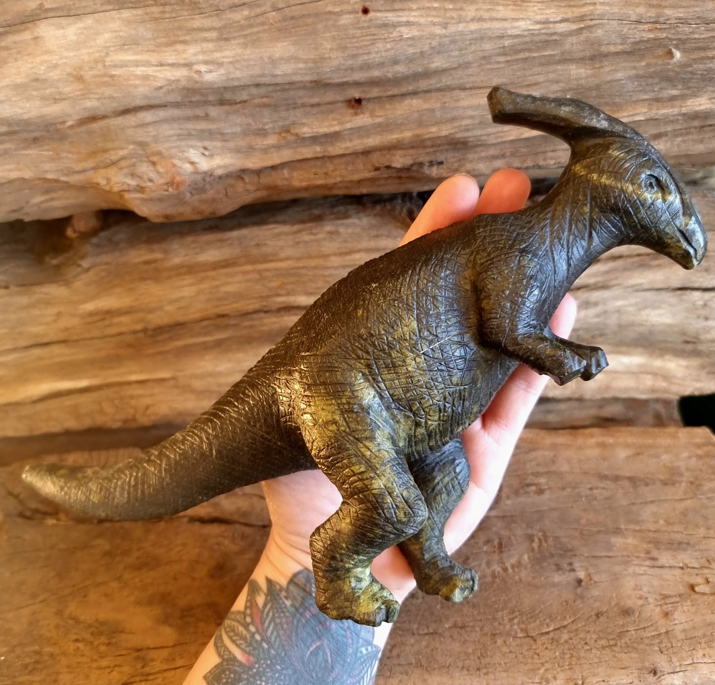 SERPENTINE HANDCARVED DINOSAUR - INTUITION & PROTECTION