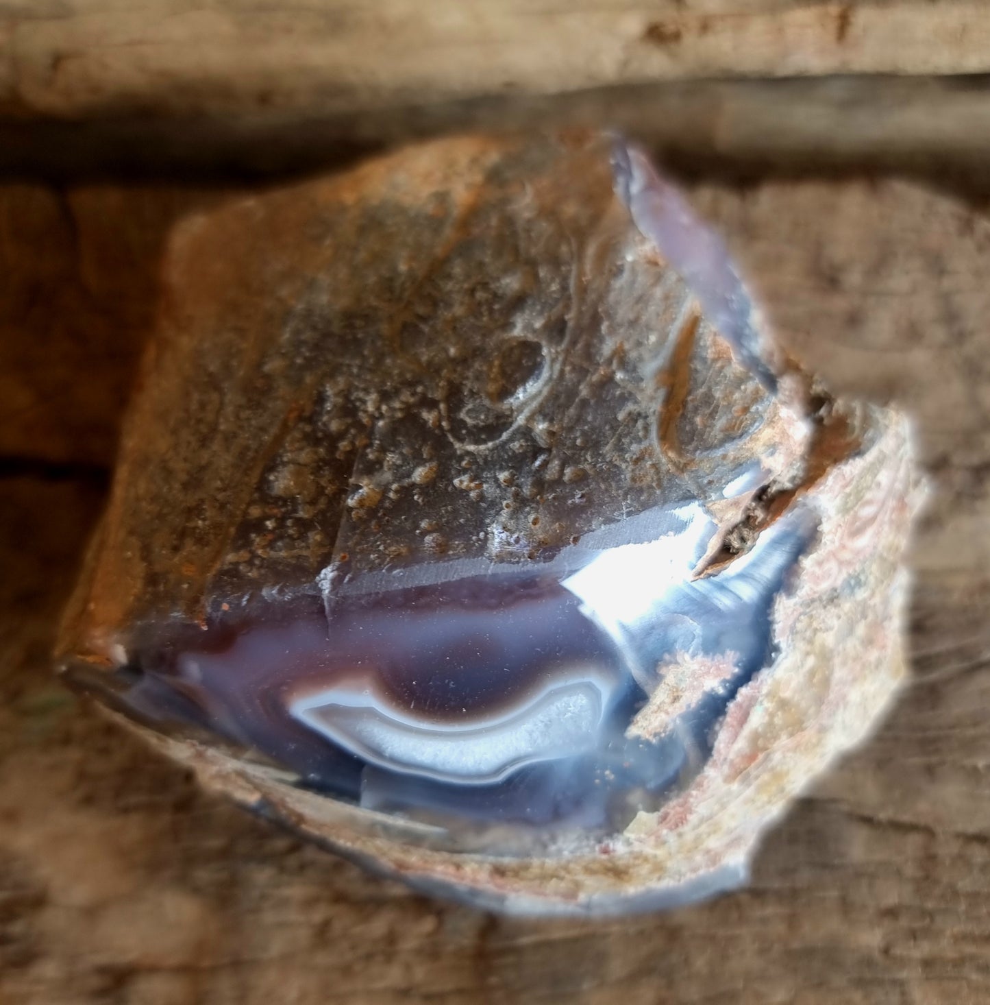 POLISHED RED SASHE RIVER AGATE NODULE F - GROUNDING