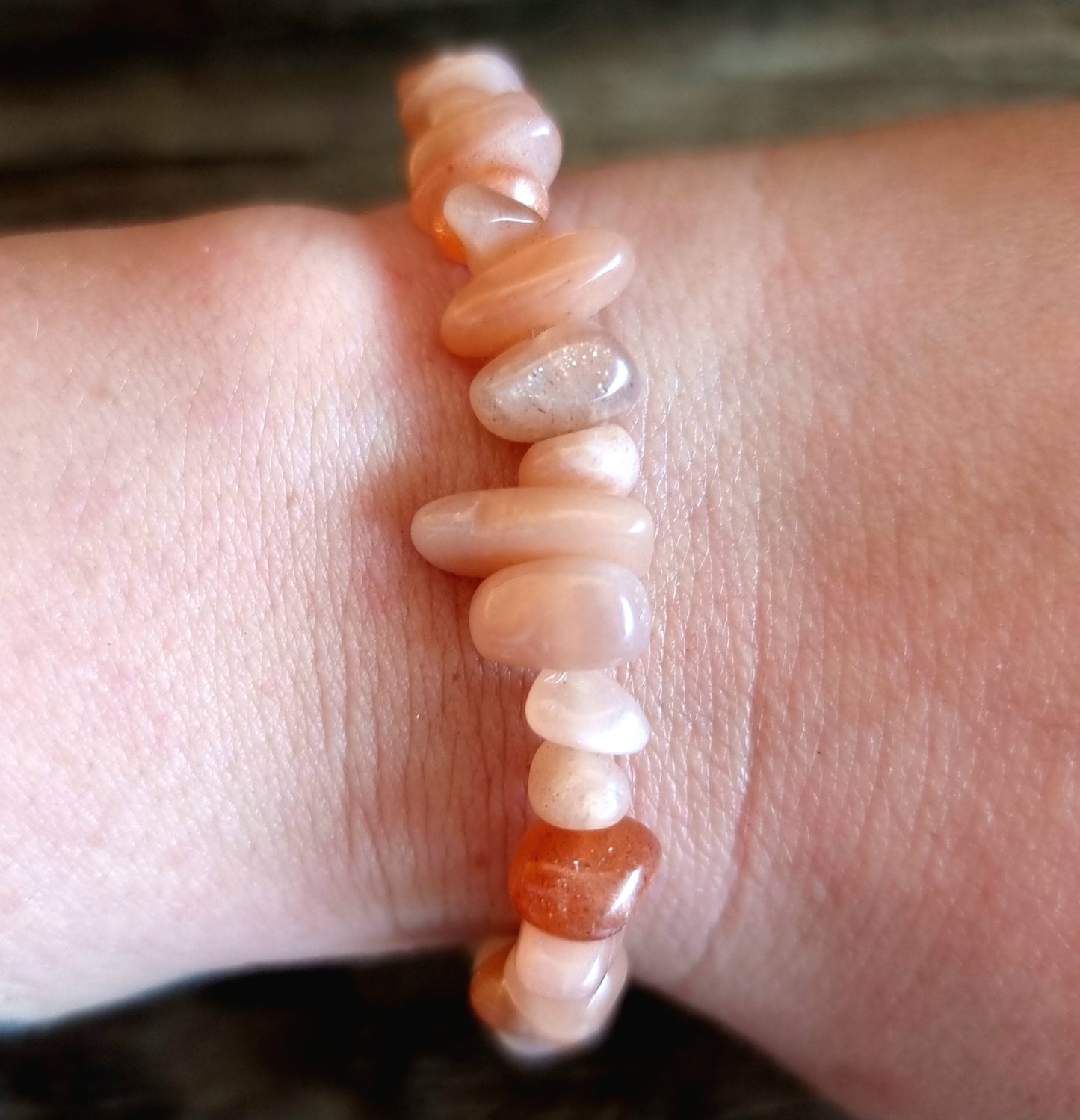 CHAMPAGNE MOONSTONE CHIPPED BRACELET - SPIRITUAL HEALING