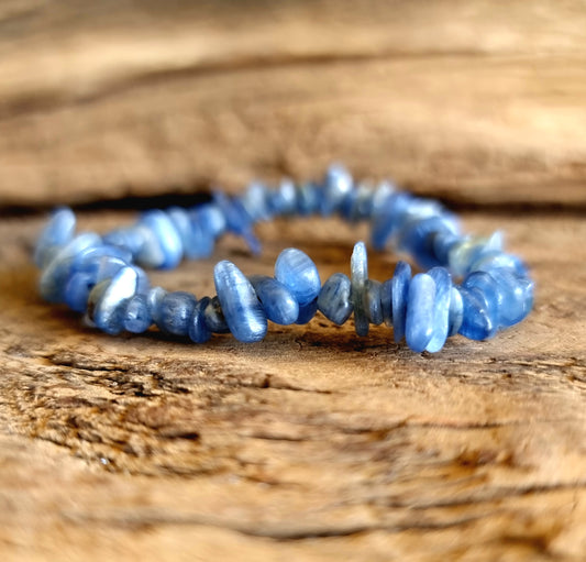 BLUE KYANITE CHIPPED BRACELET - GROUNDING