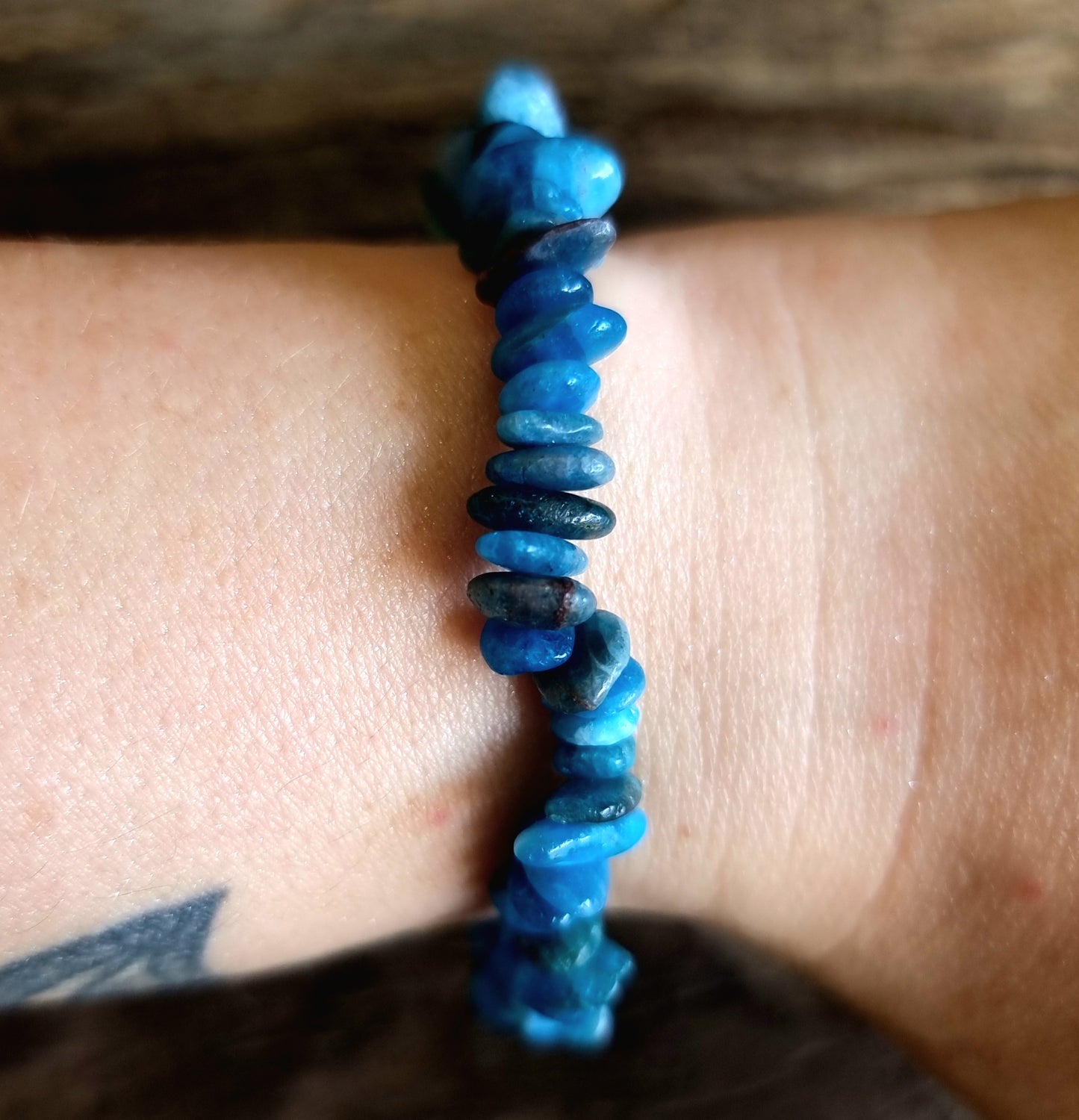 APATITE CHIPPED BRACELET - THE STONE OF MANIFESTATION