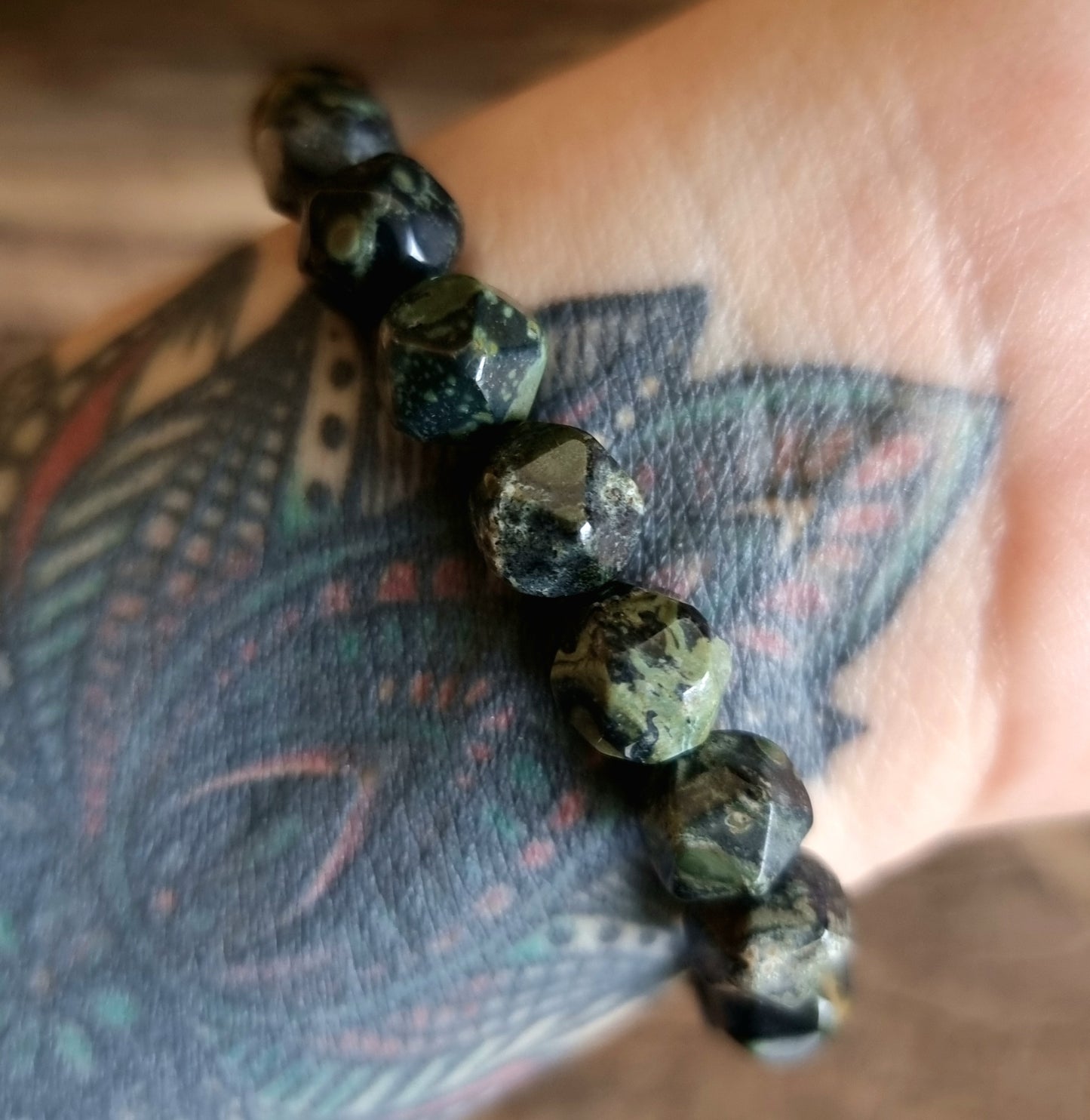 KAMBABA JASPER FACETED ENERGY BRACELET 8 mm - PEACE & TRANQUILITY