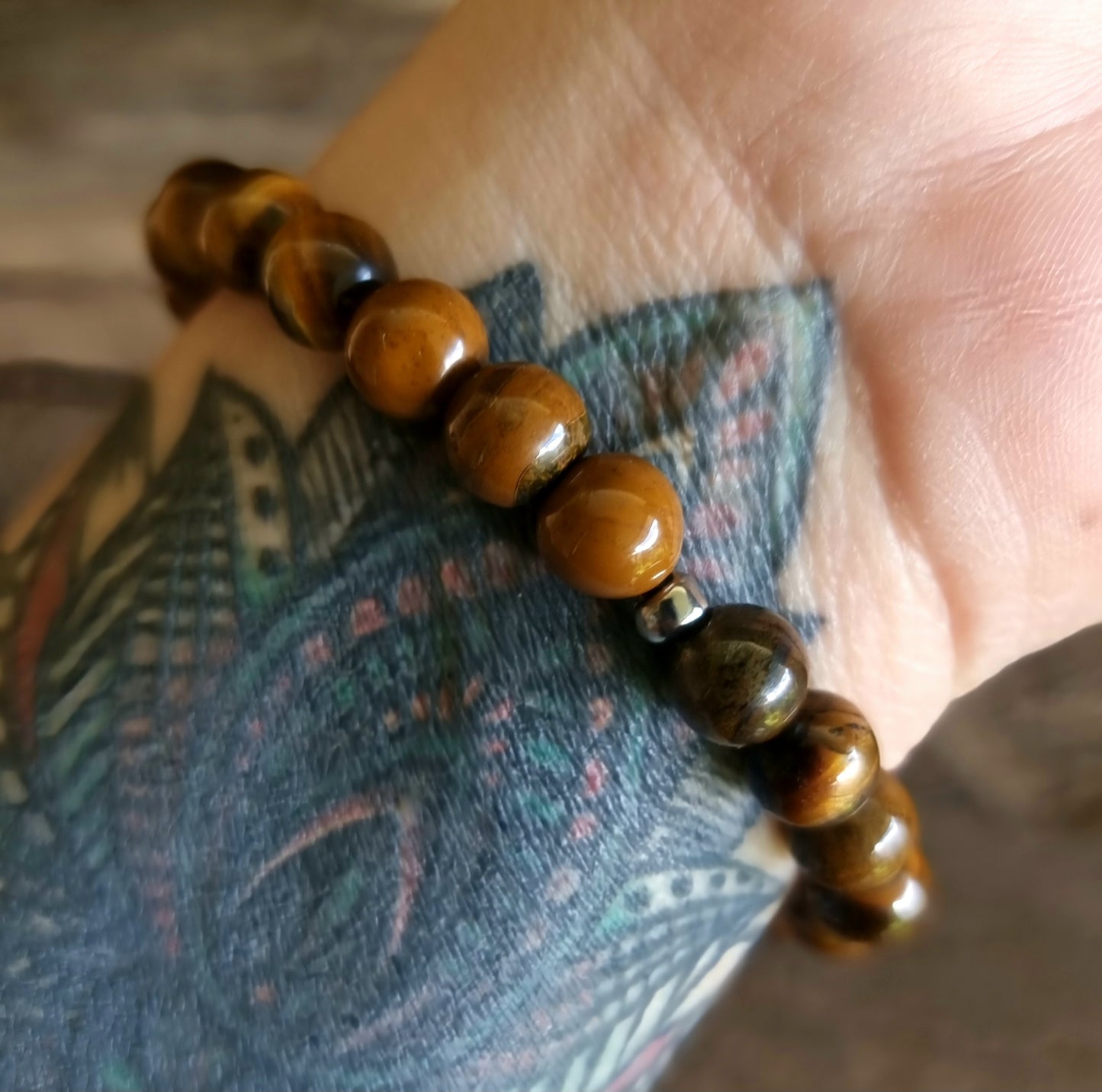 TIGER EYE SEVEN CHAKRA BALANCING BRACELET 8 mm