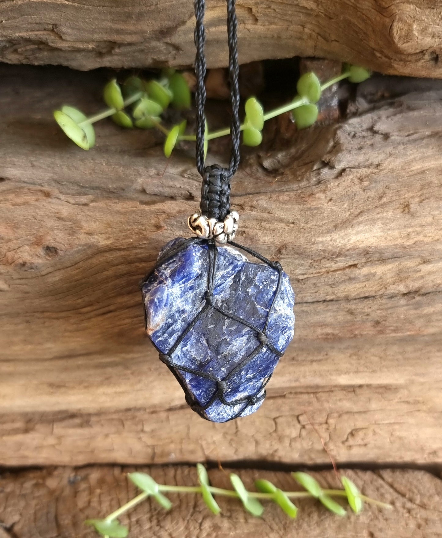 SODALITE ROUGH MACRAME NECKLACE - INTUITION