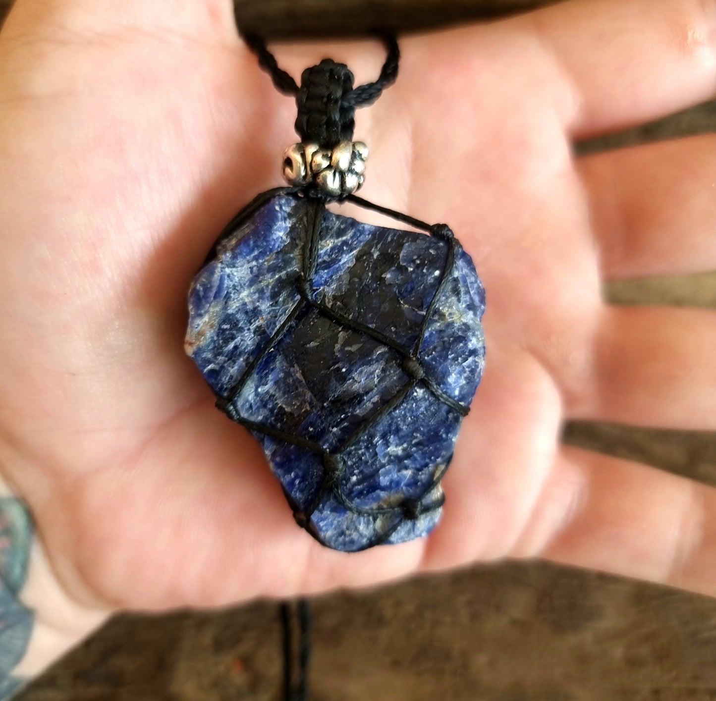 SODALITE ROUGH MACRAME NECKLACE - INTUITION