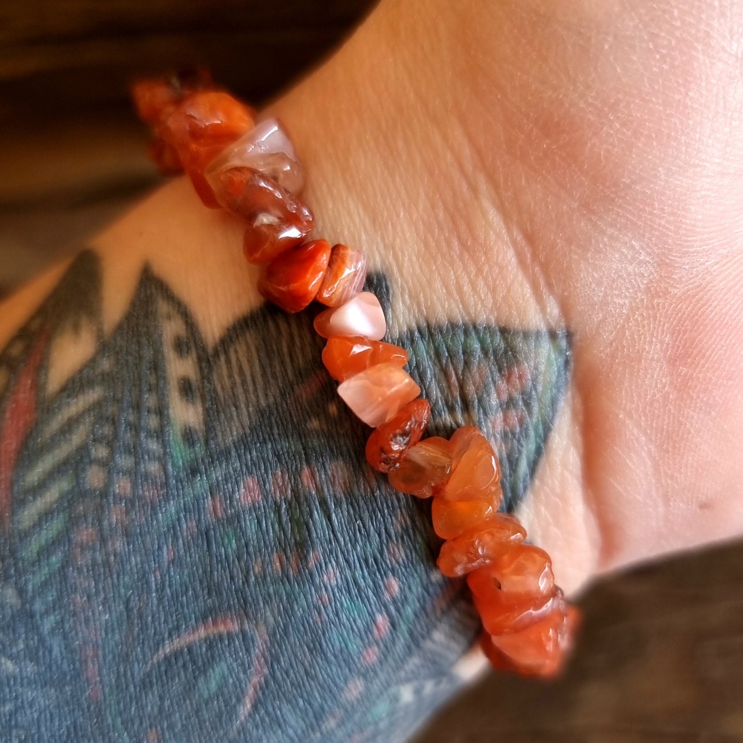 CARNELIAN CHIPPED BRACELET - PASSION & CREATIVITY
