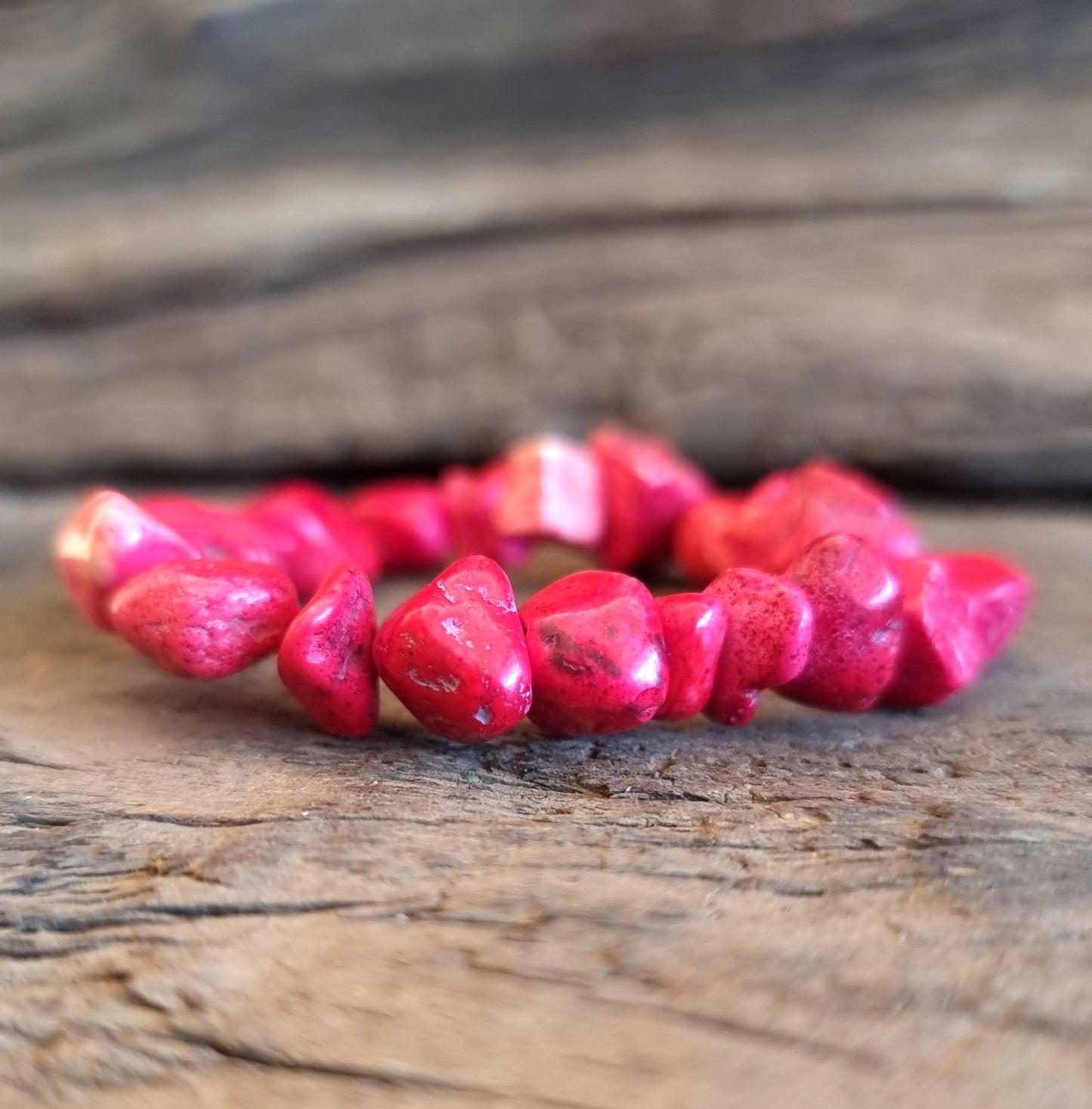 HOWLITE RED CHIPPED BRACELET - THE HIGHER REALM STONE