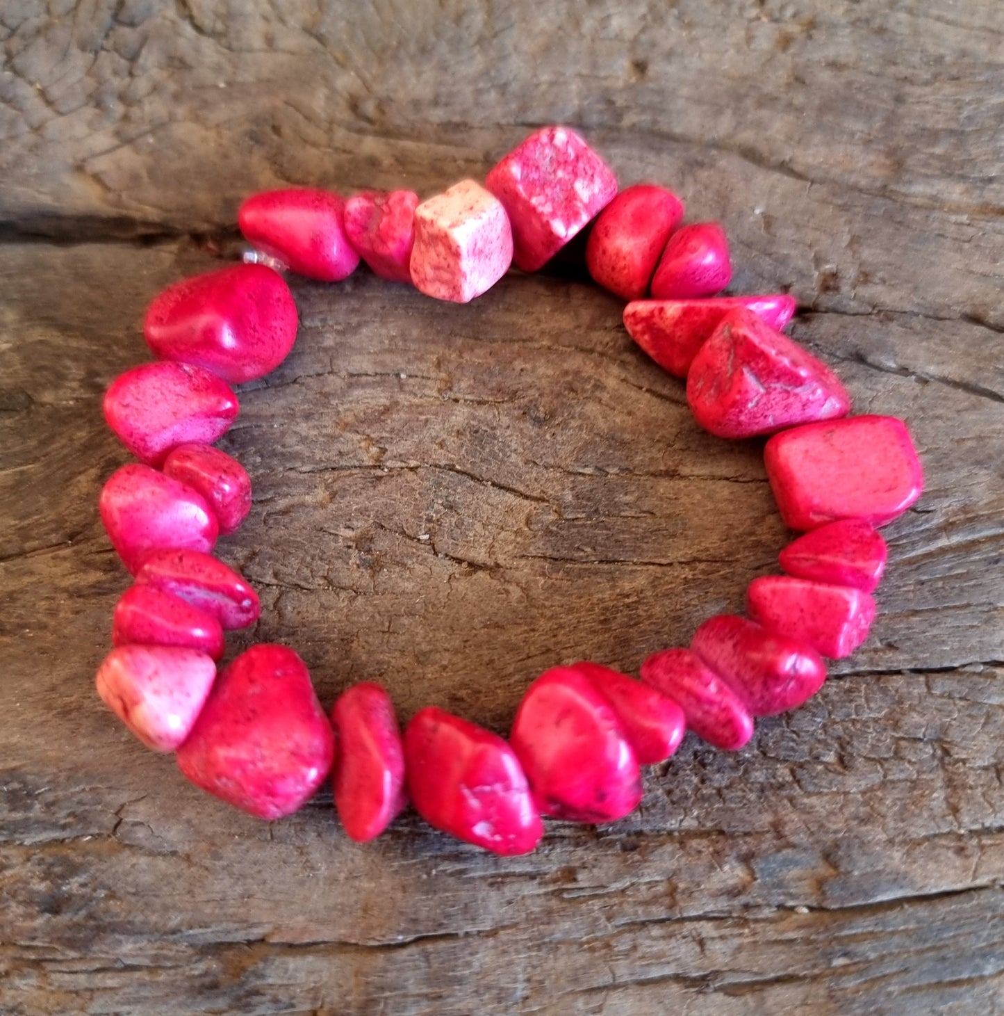 HOWLITE RED CHIPPED BRACELET - THE HIGHER REALM STONE