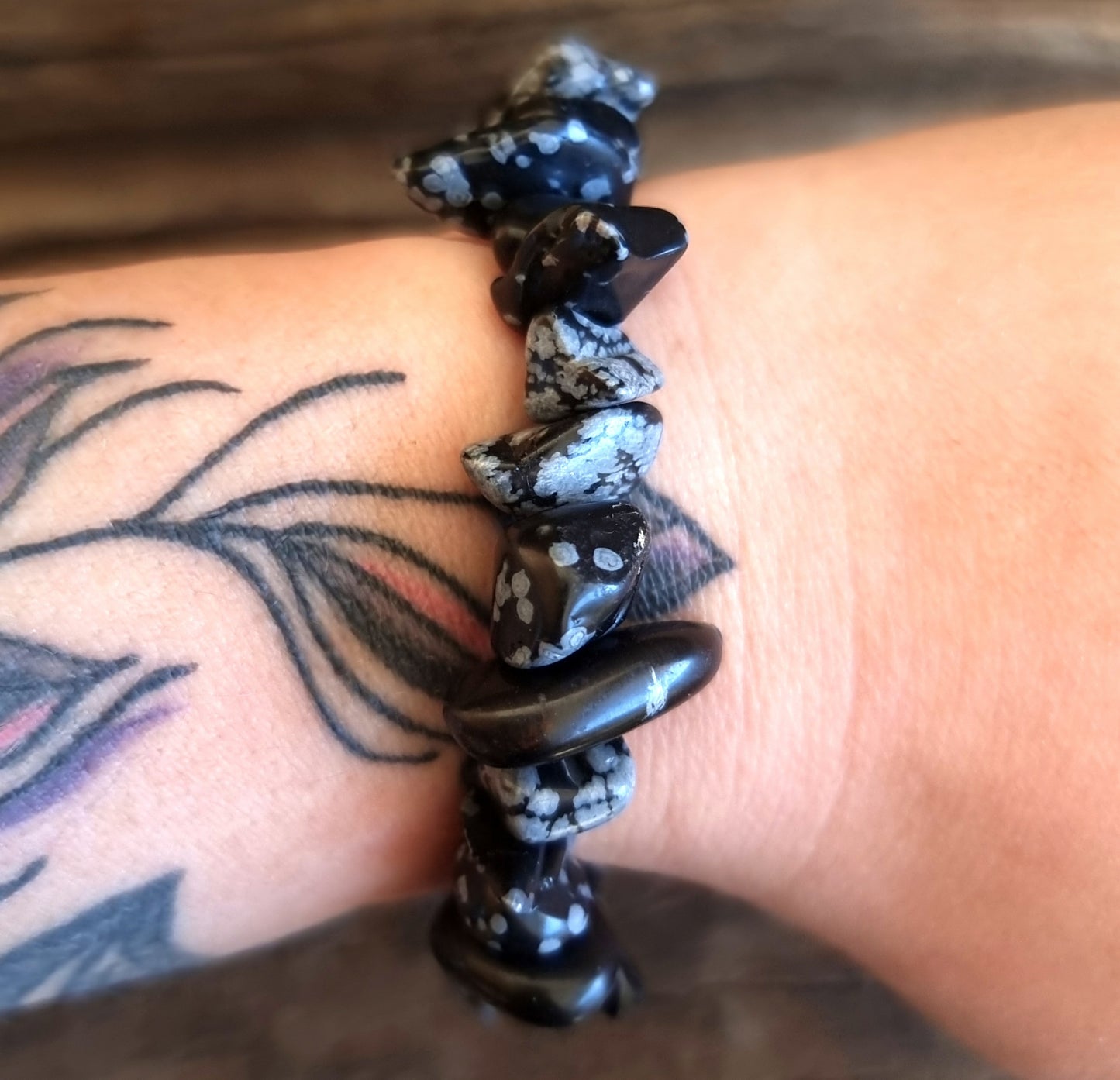 SNOWFLAKE OBSIDIAN CHIPPED BRACELET - GROUNDING
