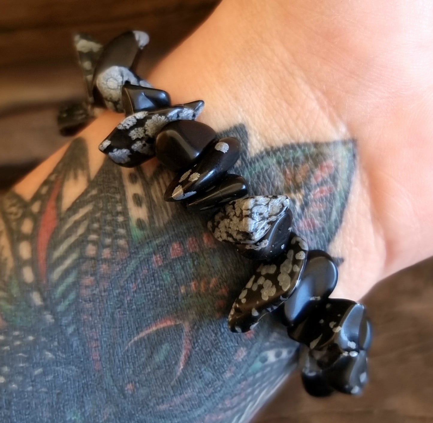SNOWFLAKE OBSIDIAN CHIPPED BRACELET - GROUNDING