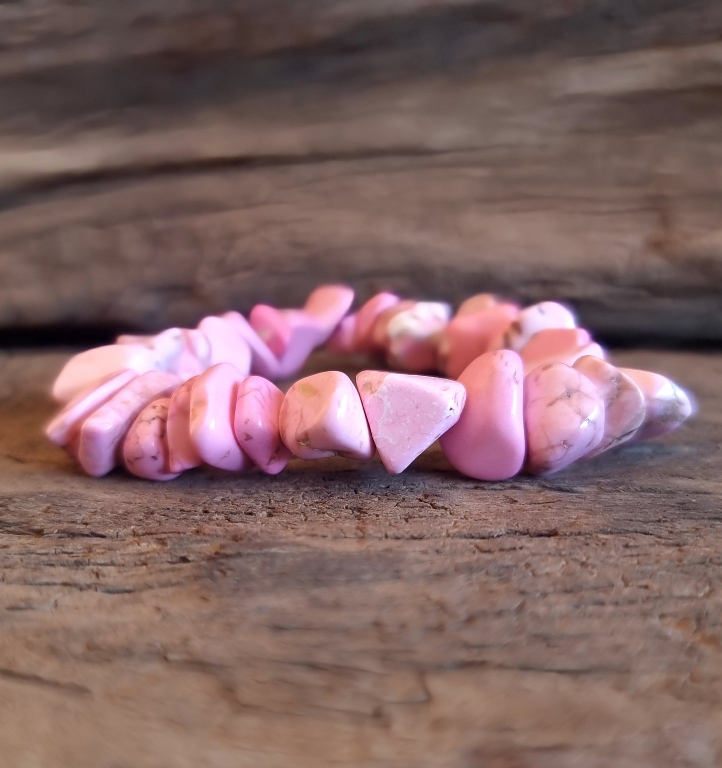 HOWLITE PINK CHIPPED BRACELET - THE HIGHER REALM STONE