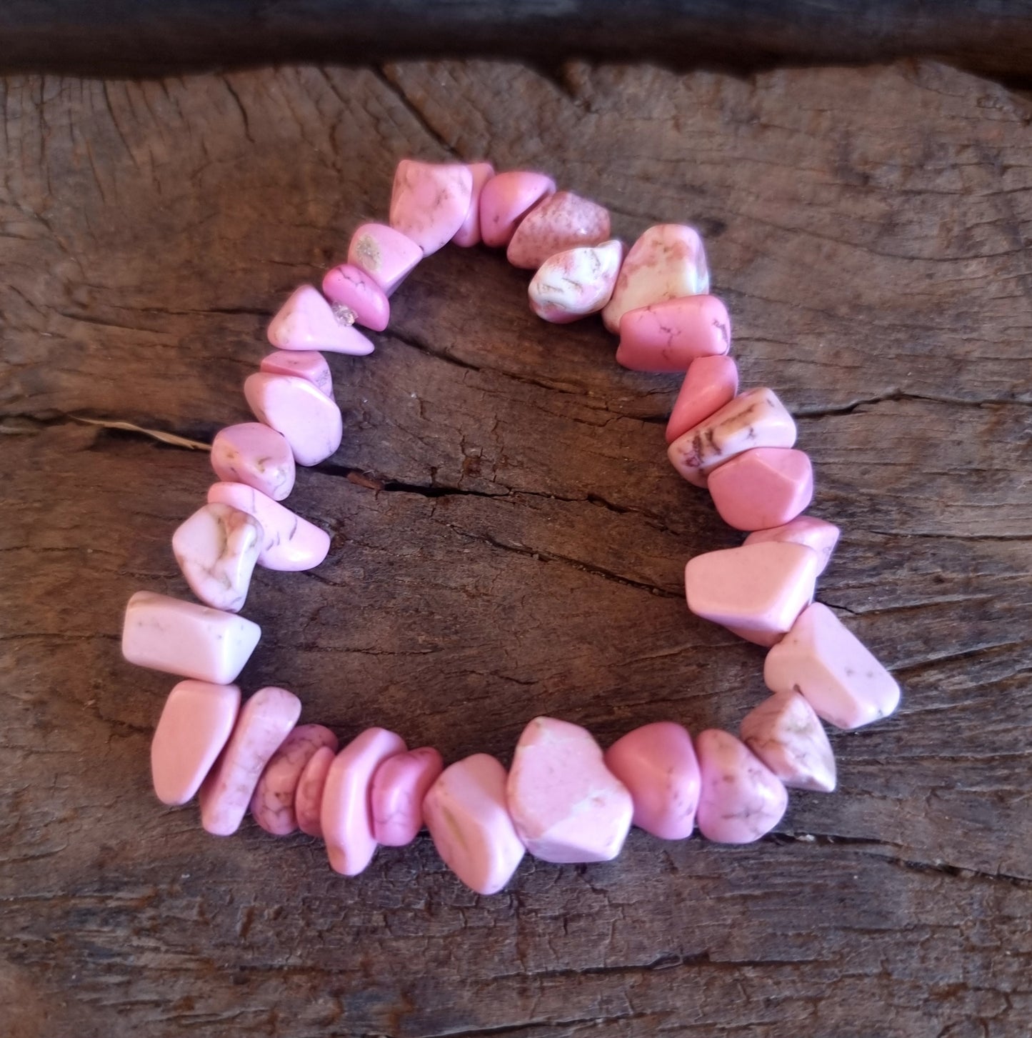HOWLITE PINK CHIPPED BRACELET - THE HIGHER REALM STONE