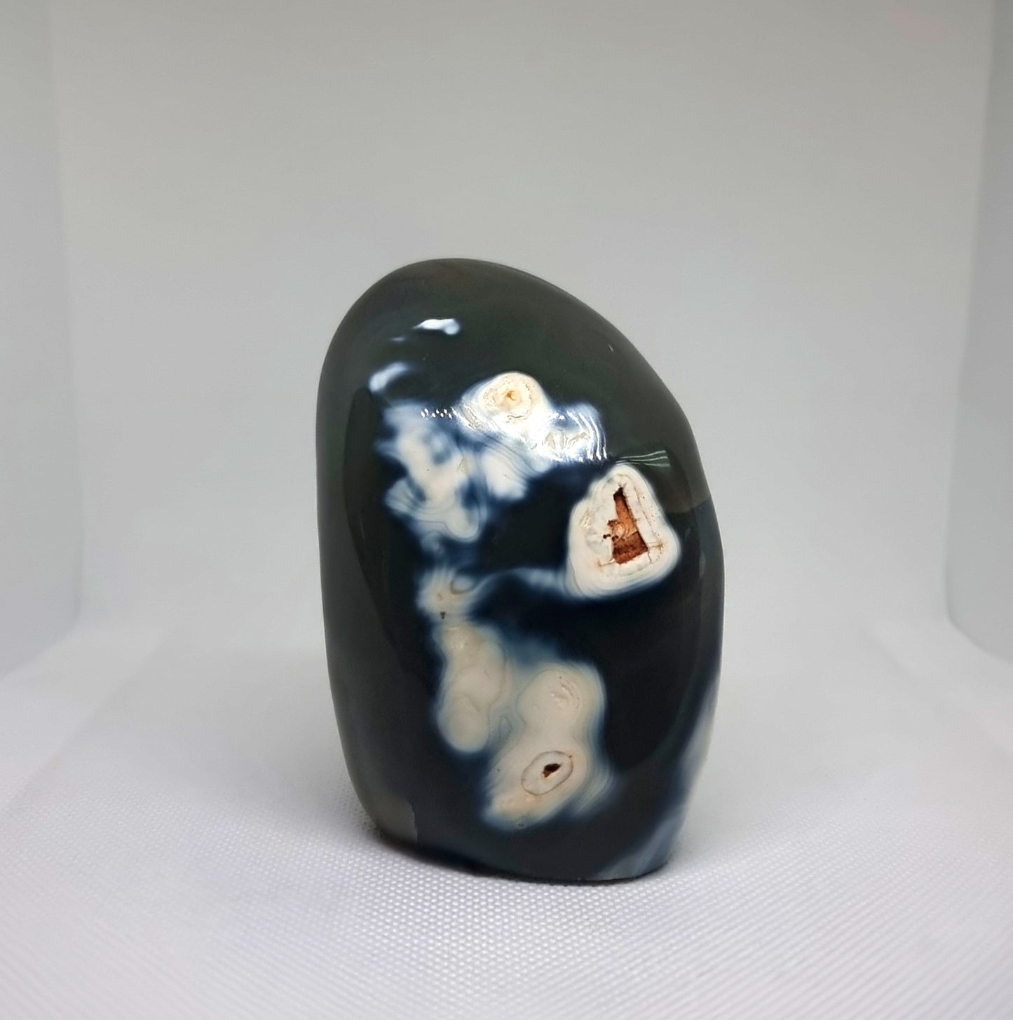 POLISHED ORCA/SNOW AGATE FREEFORM 550g - BALANCE & HARMONY