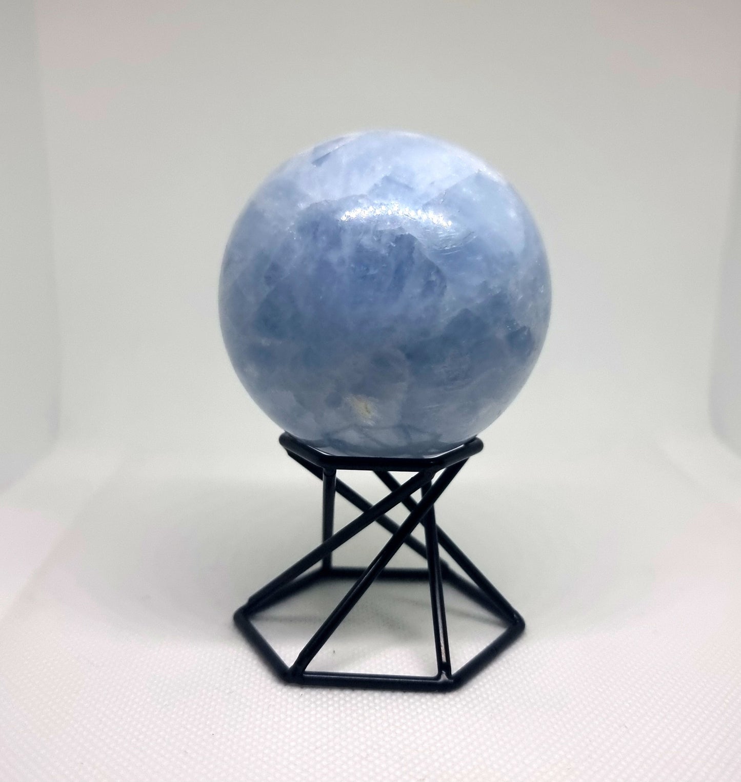 BLUE CALCITE POLISHED SPHERE (B) 6 cm - COMMUNICATION