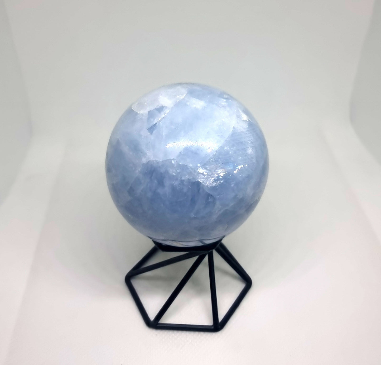 BLUE CALCITE POLISHED SPHERE (B) 6 cm - COMMUNICATION