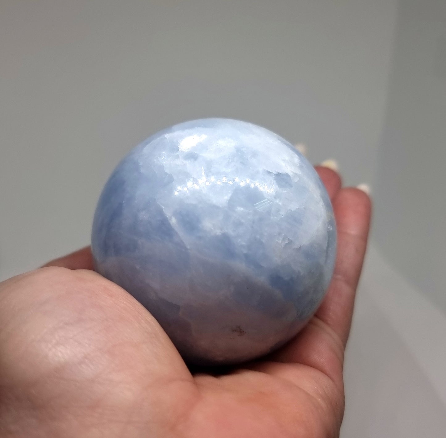 BLUE CALCITE POLISHED SPHERE (B) 6 cm - COMMUNICATION