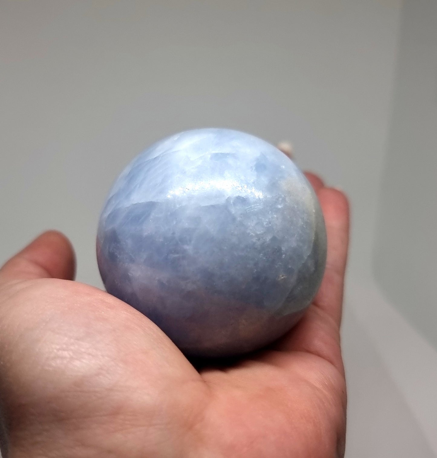BLUE CALCITE POLISHED SPHERE (A) 6 cm - COMMUNICATION