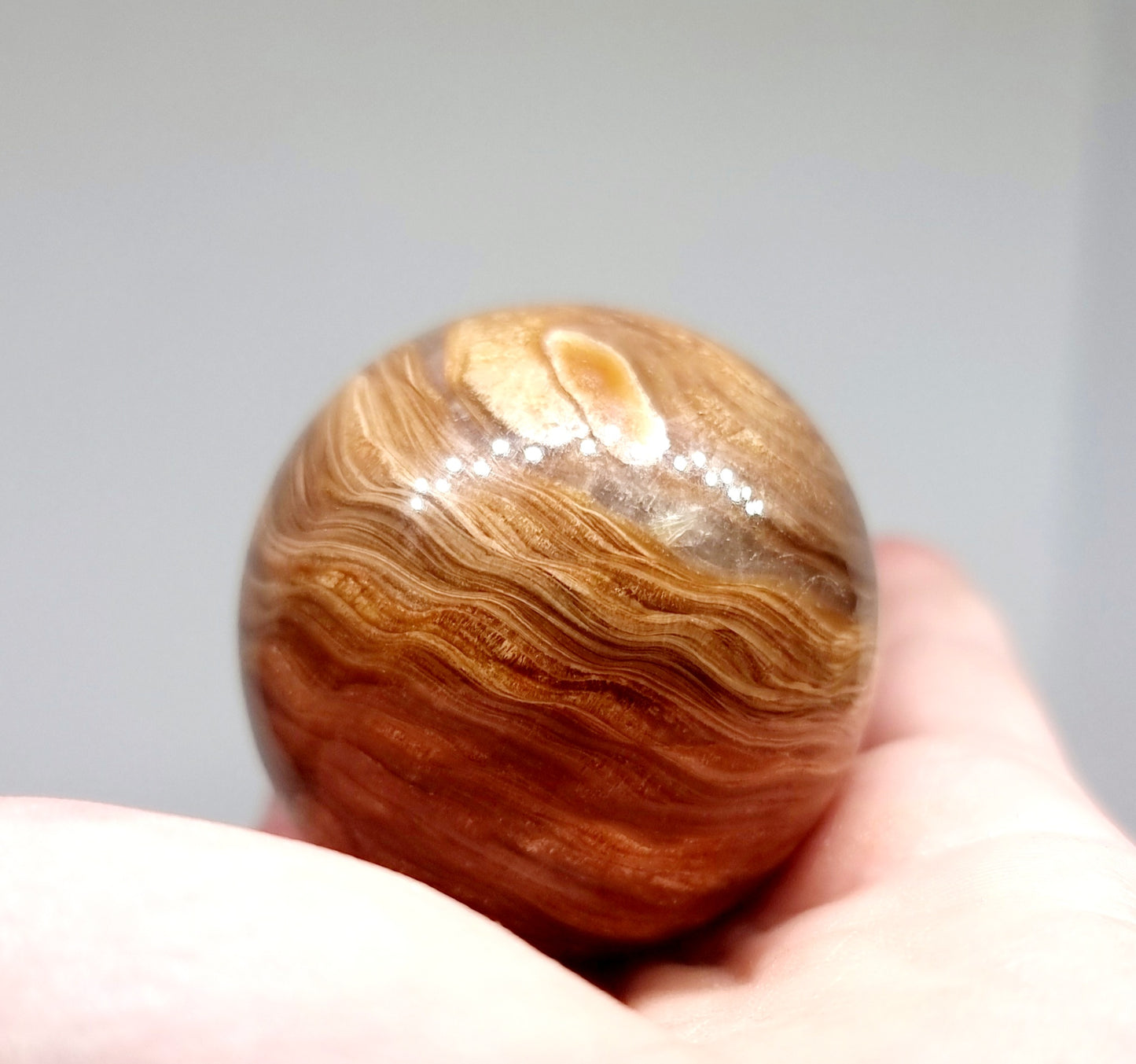 CARAMEL SWIRL ARAGONITE POLISHED SPHERE (B) 5 cm - PATIENCE