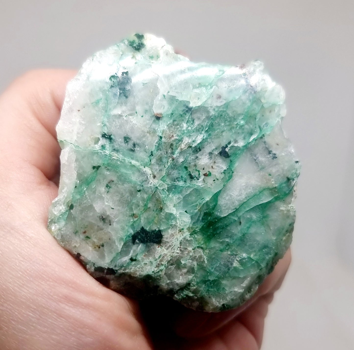 PARTIALLY POLISHED QUARTZ WITH MALACHITE VEINS AND AJOITE INCLUSIONS 135 g