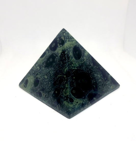 KAMBABA JASPER POLISHED PYRAMID 575 g - PEACE & TRANQUILITY