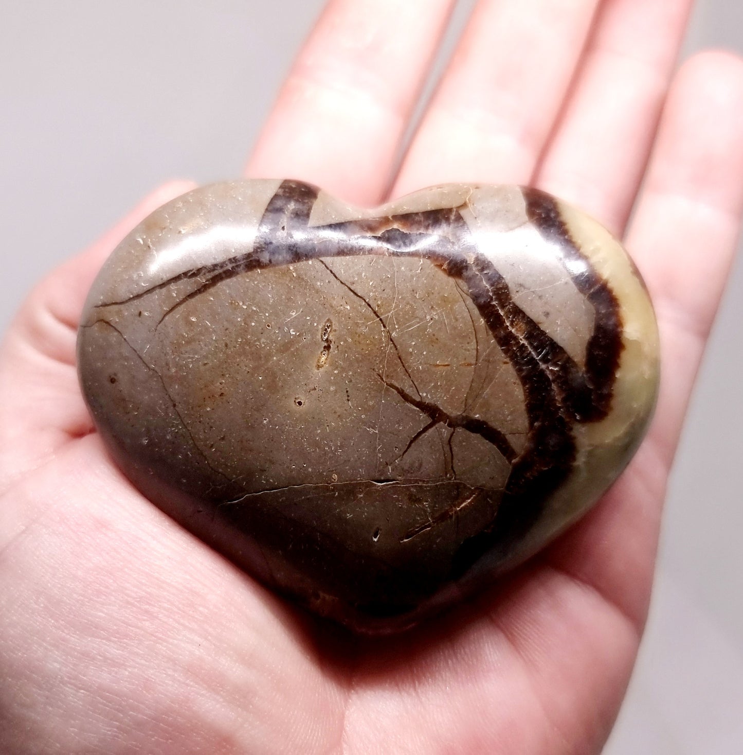 SEPTARIAN POLISHED HEART 7.5 x 5.5 cm ( 172 g )