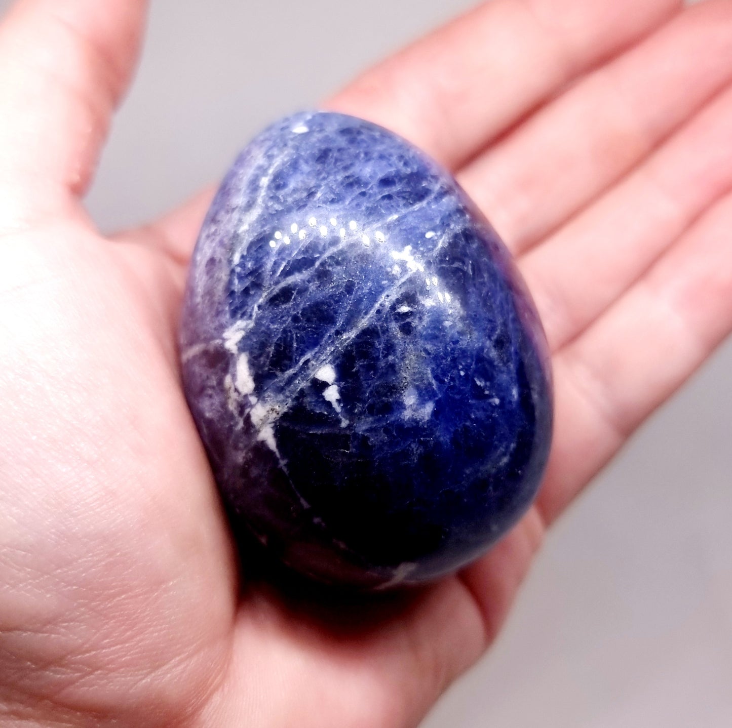 SODALITE POLISHED EGG 147 g - EMOTIONAL WELL BEING