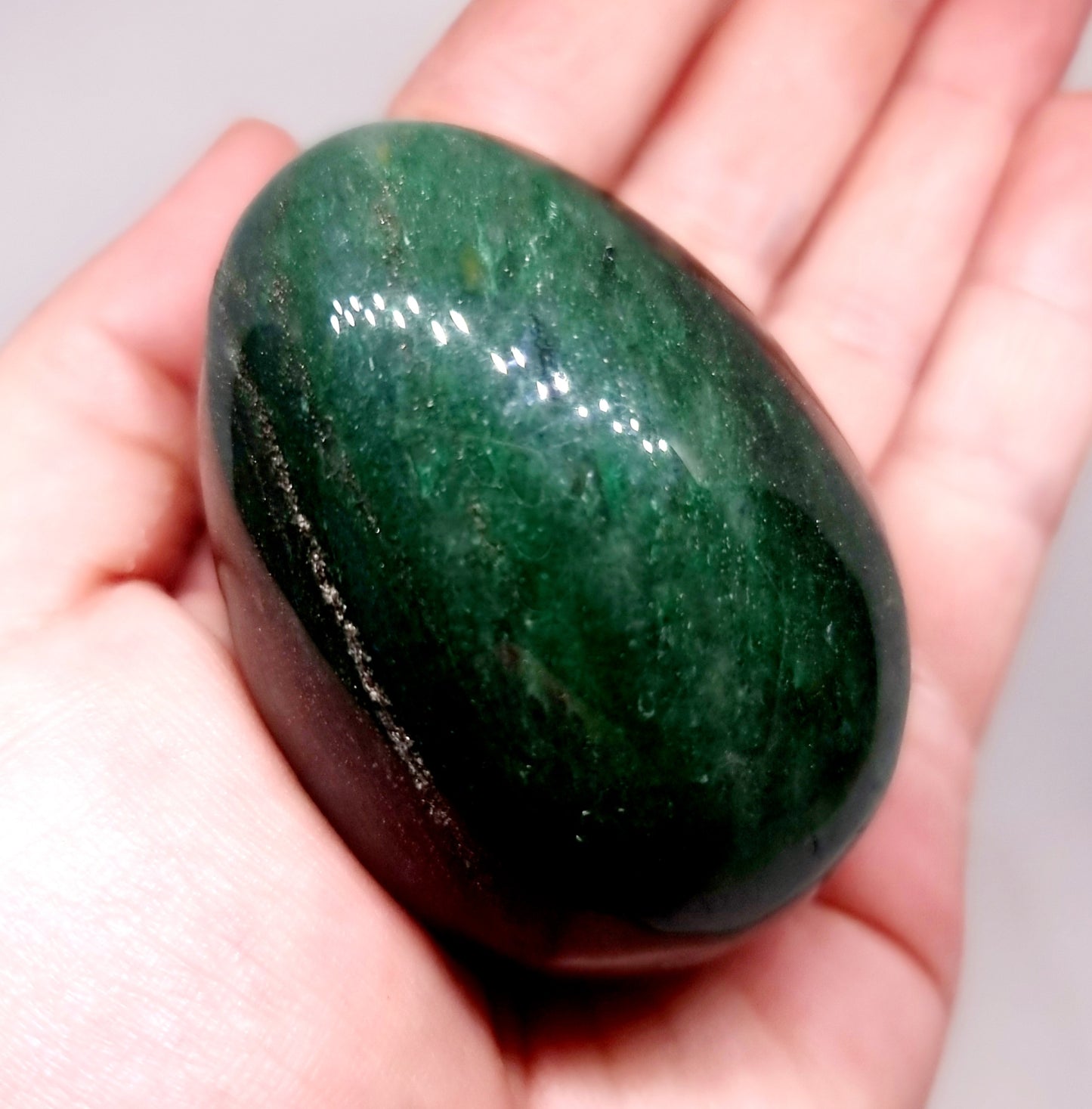 GREEN FUCHSITE QUARTZ POLISHED EGG WITH PYRITE SPECS 164 g - WEALTH & PROSPERITY