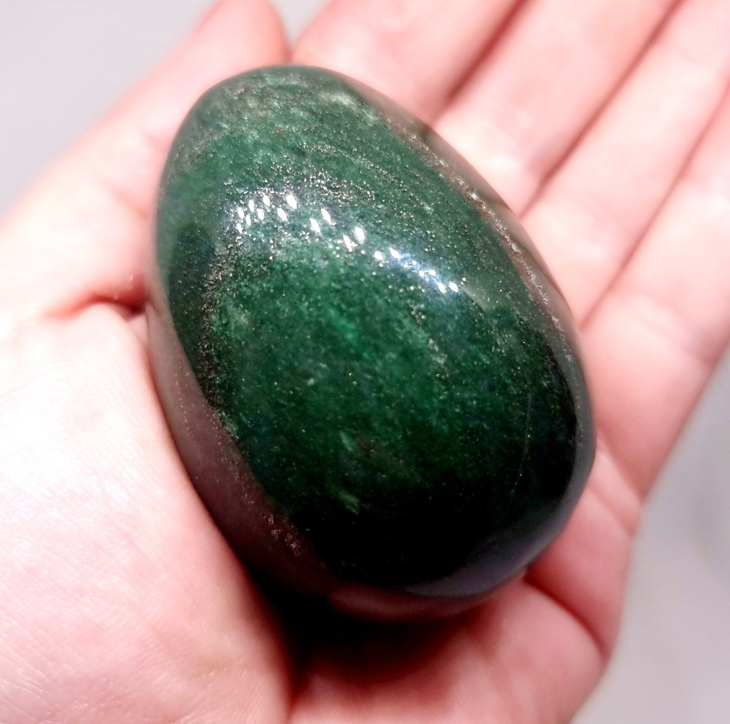 GREEN FUCHSITE QUARTZ POLISHED EGG WITH PYRITE SPECS 164 g - WEALTH & PROSPERITY