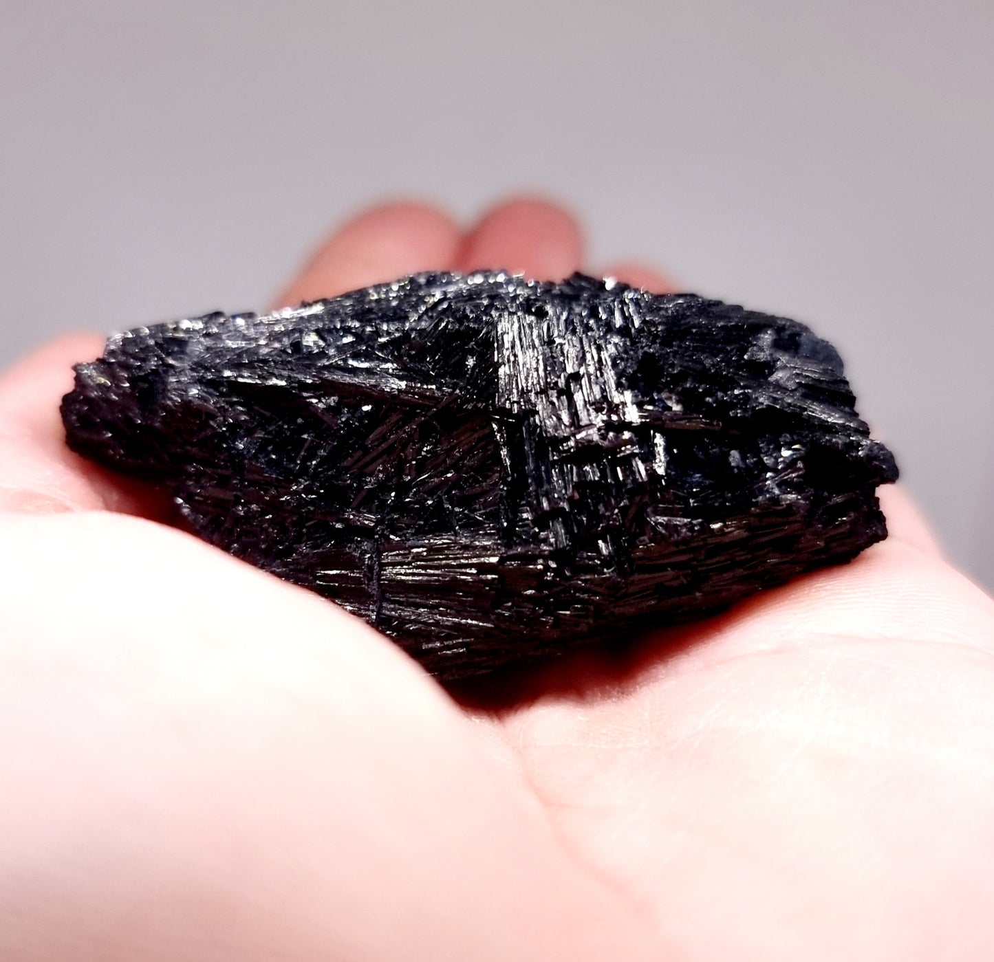BLACK SCHORL TOURMALINE SPECIMEN 70 g - SHAMANIC PROTECTION