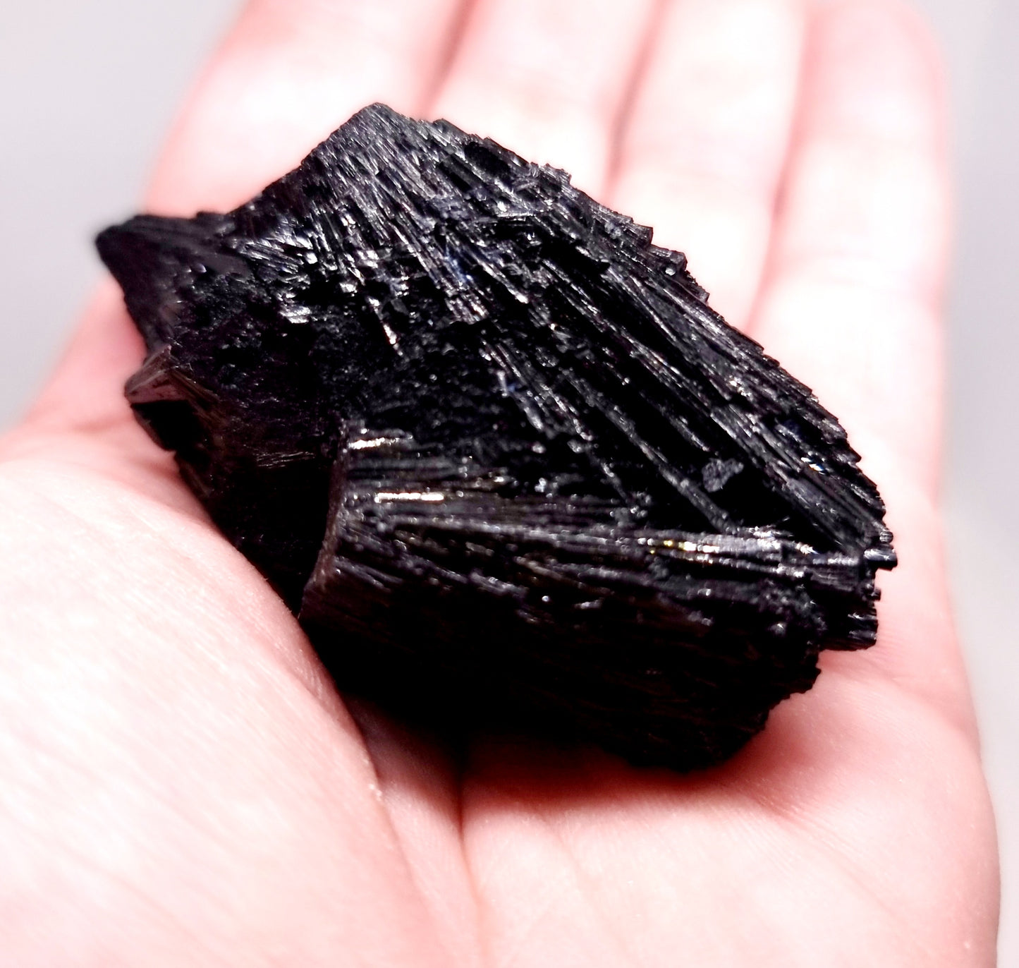 BLACK SCHORL TOURMALINE SPECIMEN 70 g - SHAMANIC PROTECTION