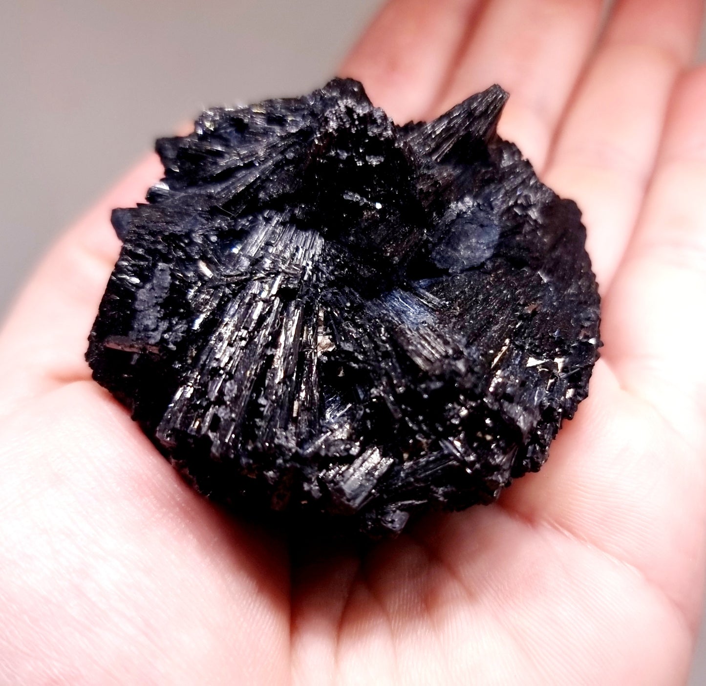 BLACK SCHORL TOURMALINE SPECIMEN 127 g - SHAMANIC PROTECTION