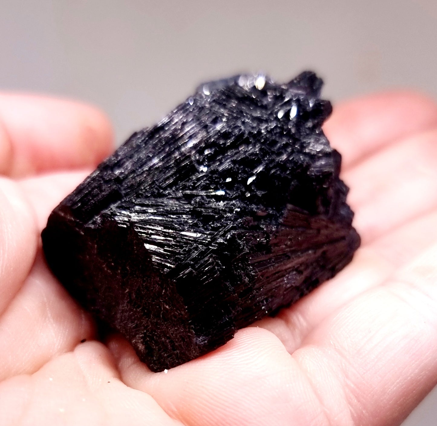 BLACK SCHORL TOURMALINE SPECIMEN 67 g - SHAMANIC PROTECTION
