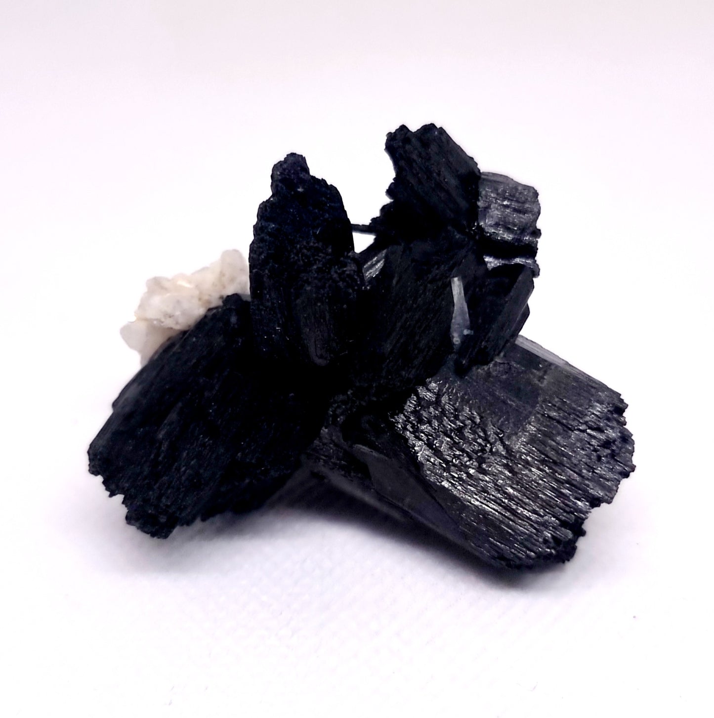BLACK SCHORL TOURMALINE SPECIMEN 57 g - SHAMANIC PROTECTION