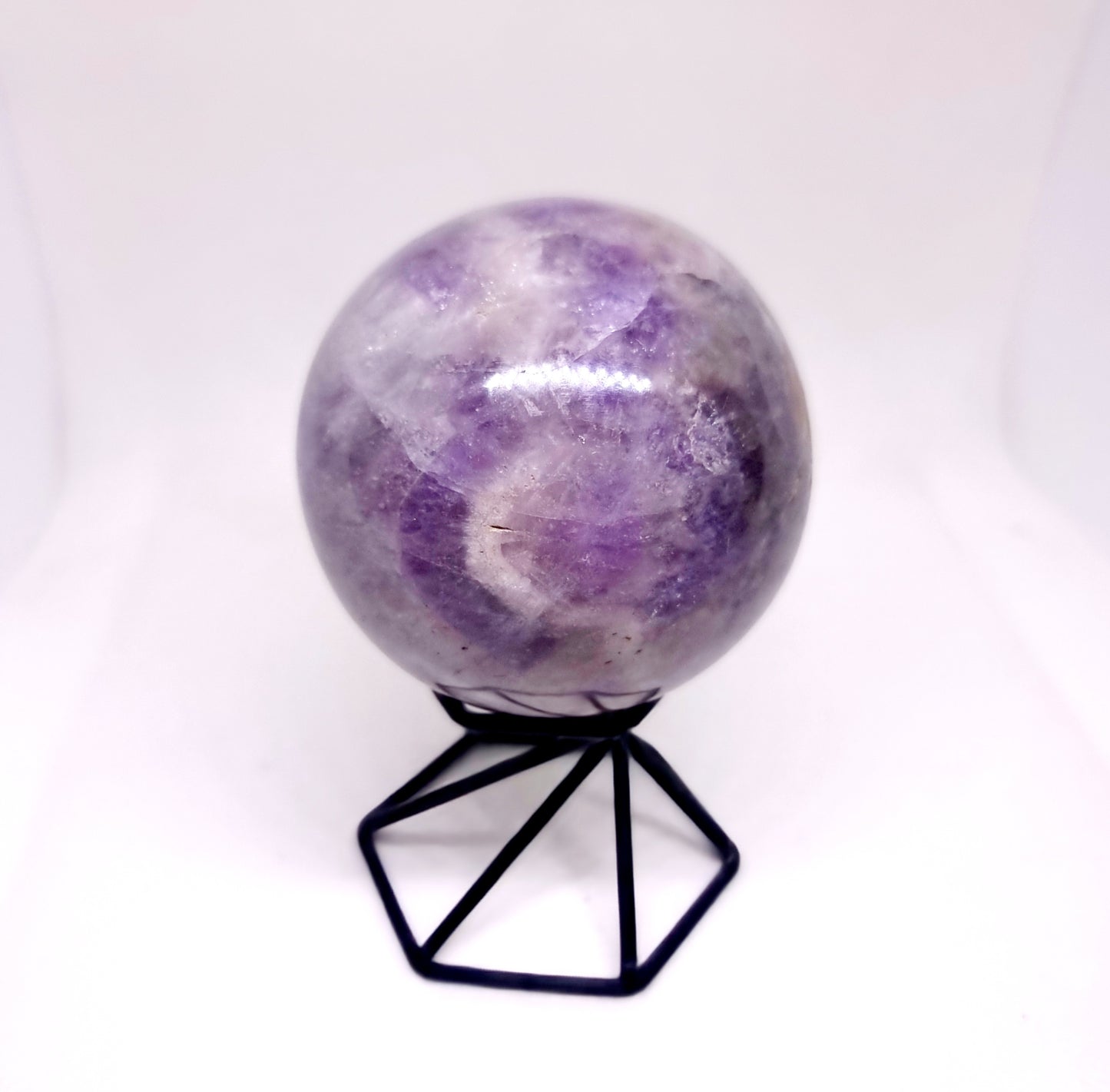 POLISHED CHEVRON AMETHYST SPHERE 6 cm - INTUITION