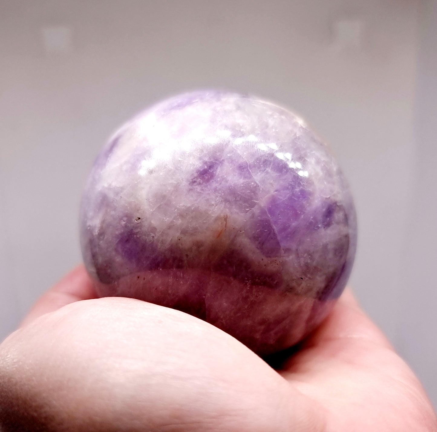 POLISHED CHEVRON AMETHYST SPHERE 6 cm - INTUITION