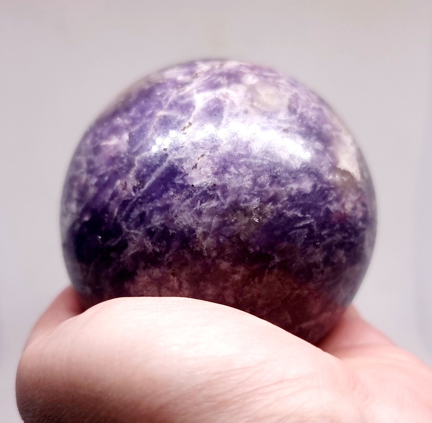 LEPIDOLITE POLISHED SPHERE 8 cm ( 743g ) - AKASHIC RECORDS