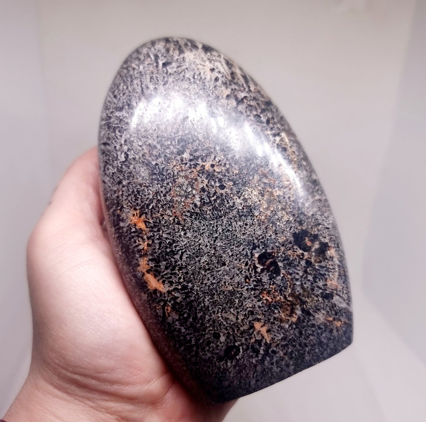 BLACK TOURMALINE POLISHED FREE FORM 12 cm - SHAMANIC PROTECTION