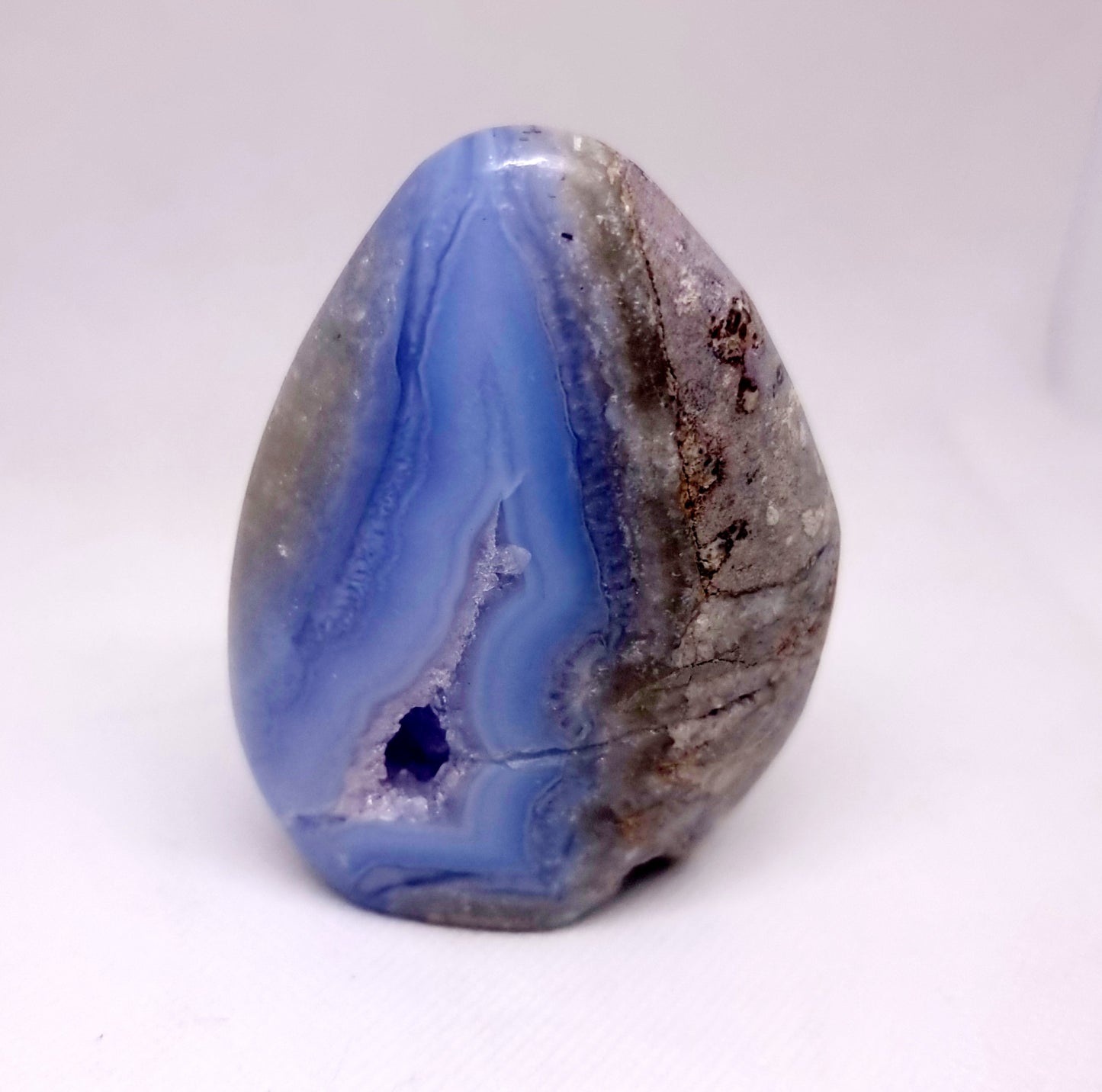 BLUE LACE AGATE GEODE POLISHED FREE FORM 283 g - COMMUNICATION & COURAGE