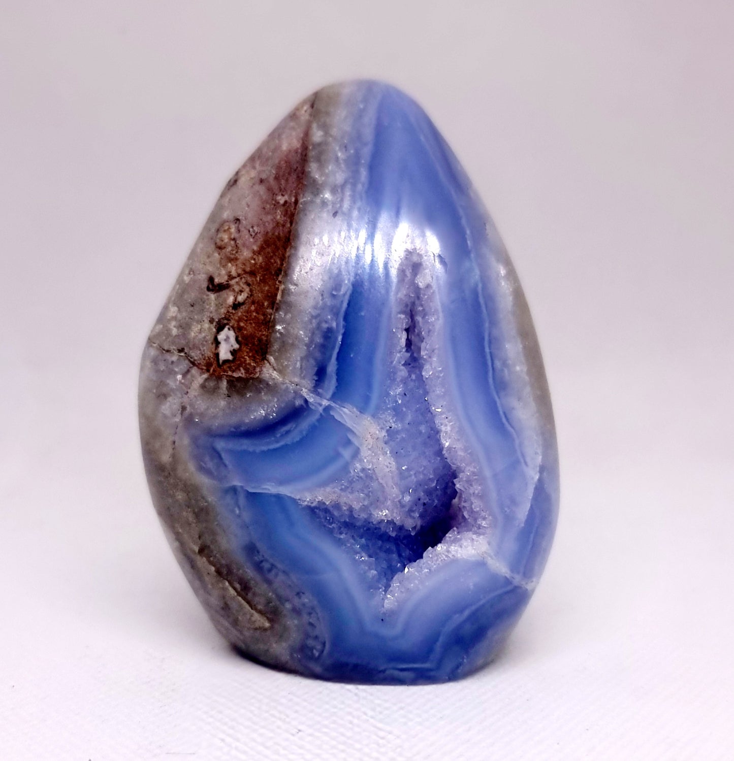 BLUE LACE AGATE GEODE POLISHED FREE FORM 283 g - COMMUNICATION & COURAGE