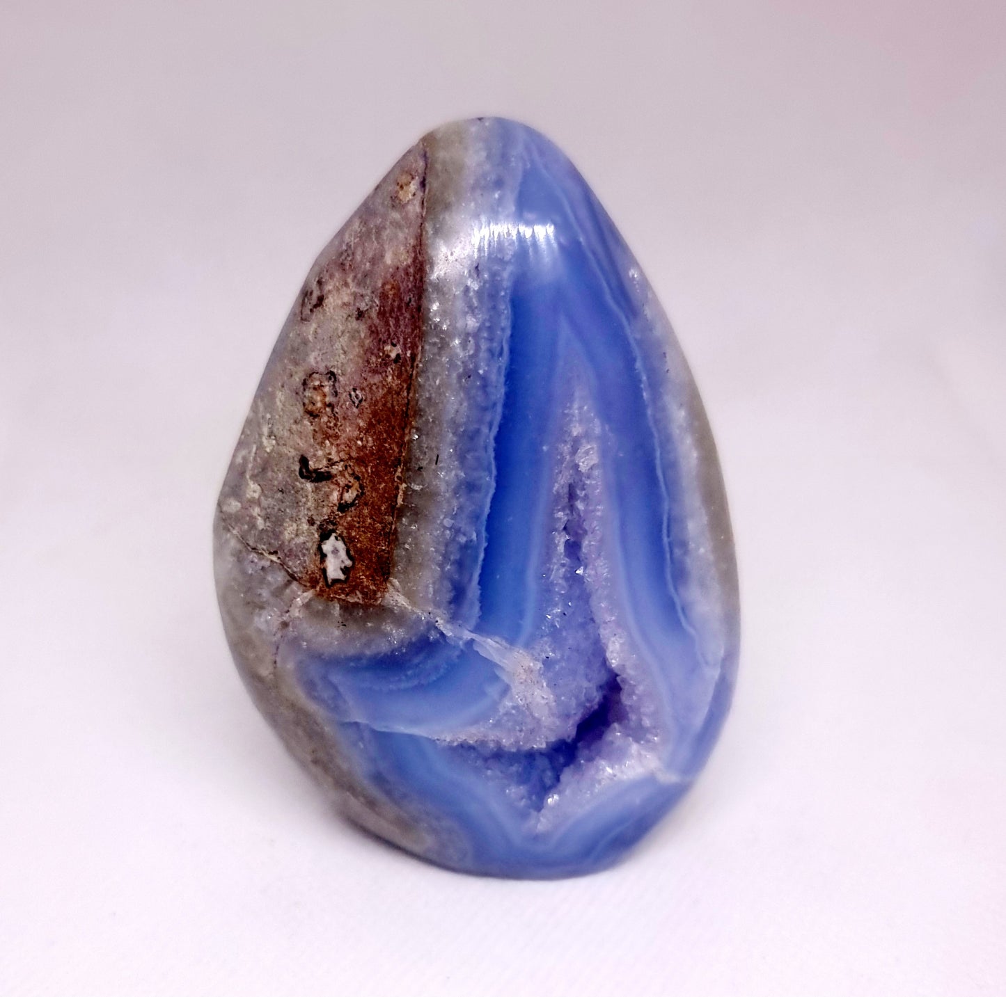 BLUE LACE AGATE GEODE POLISHED FREE FORM 283 g - COMMUNICATION & COURAGE