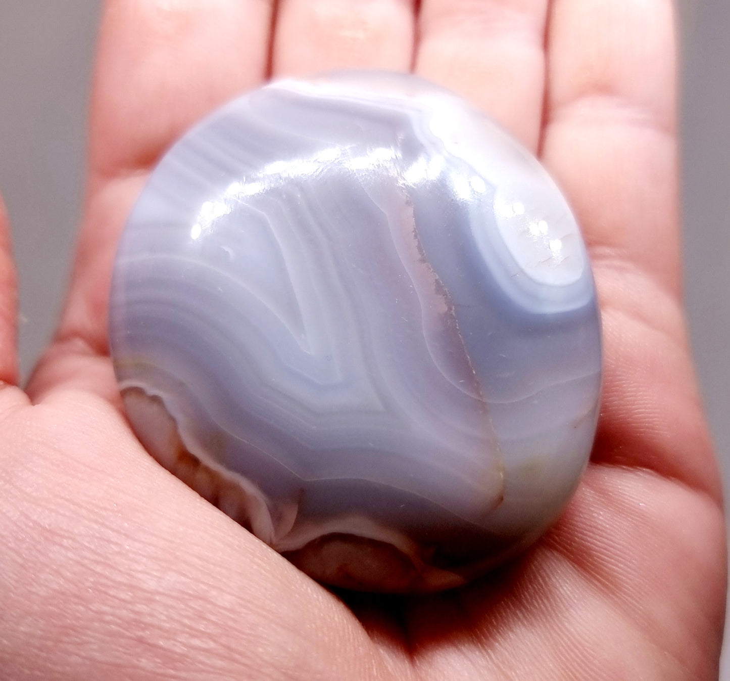 BANDED AGATE POLISHED PALM STONE 78 g - AURA PROTECTION