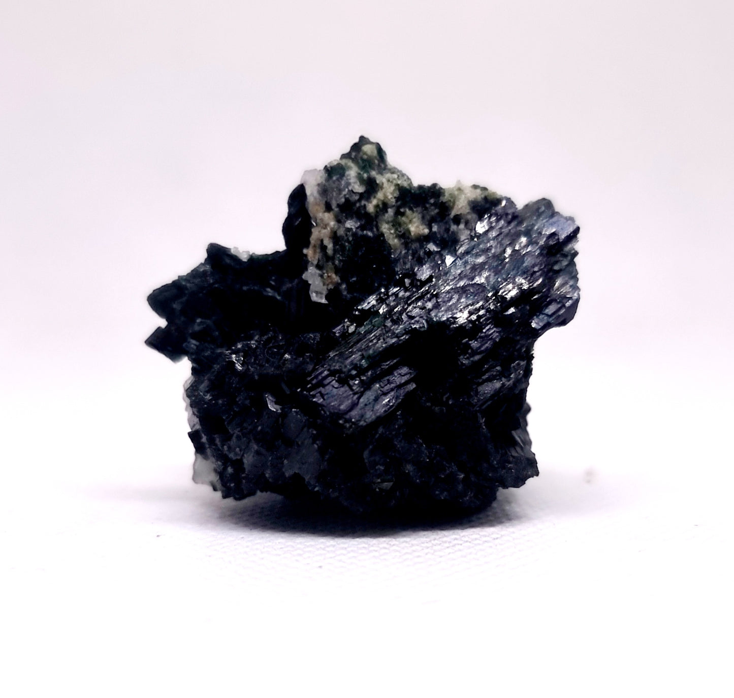 GREEN ACTINOLITE CLUSTER IN QUARTZ MATRIX 77 g - PSYCHIC SHIELD
