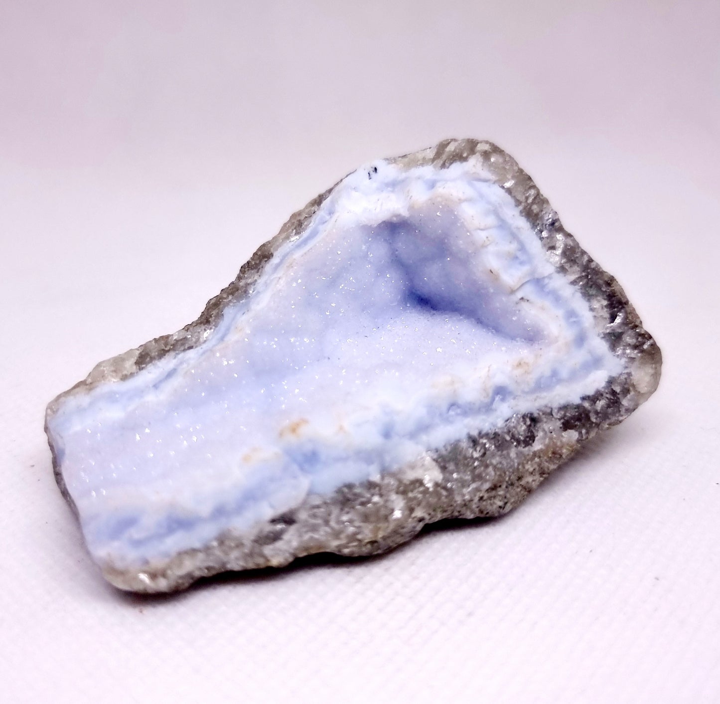 BLUE LACE AGATE GEODE 96 g - SERENITY, COMMUNICATION & INNER CALM