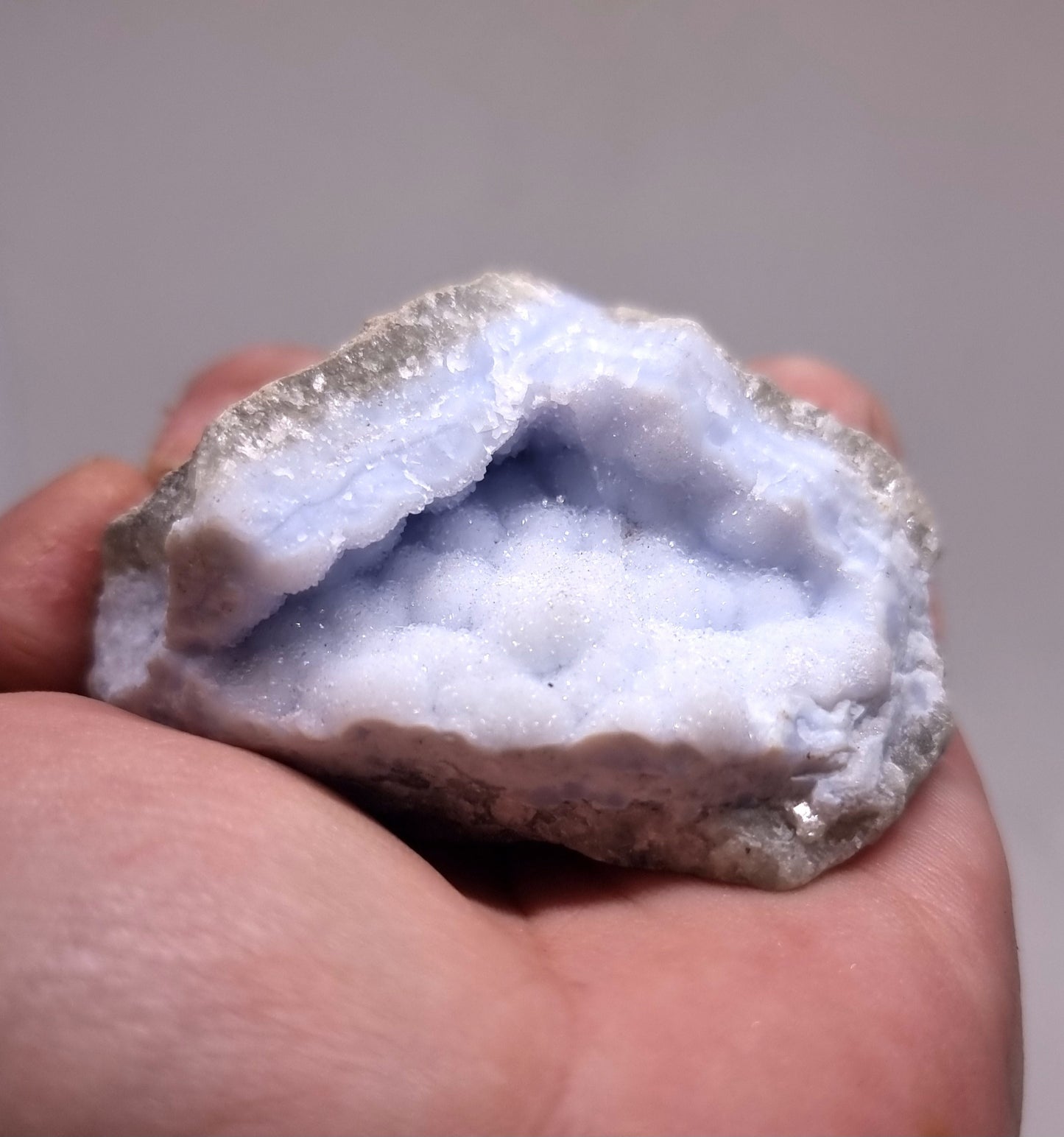 BLUE LACE AGATE GEODE 89 g - SERENITY, COMMUNICATION & INNER CALM