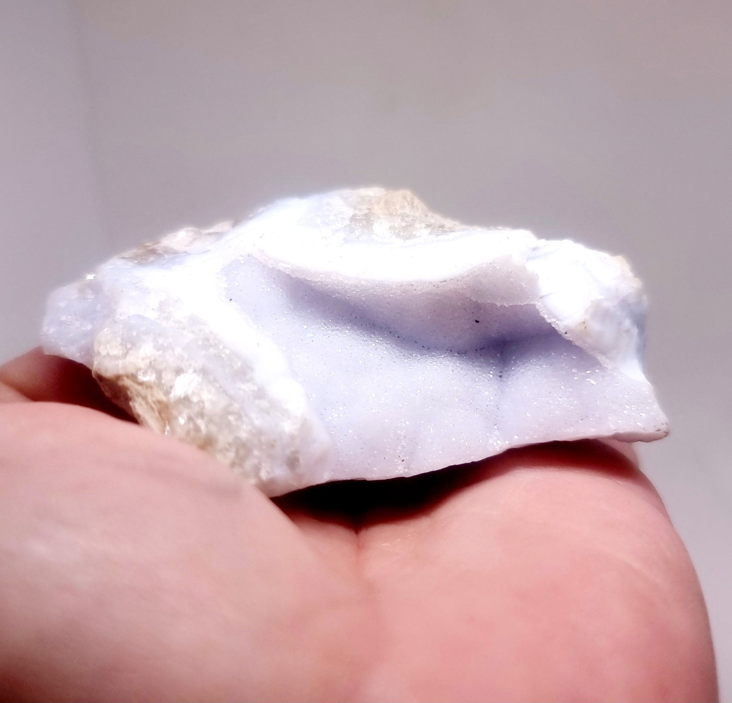 BLUE LACE AGATE GEODE 89 g - SERENITY, COMMUNICATION & INNER CALM