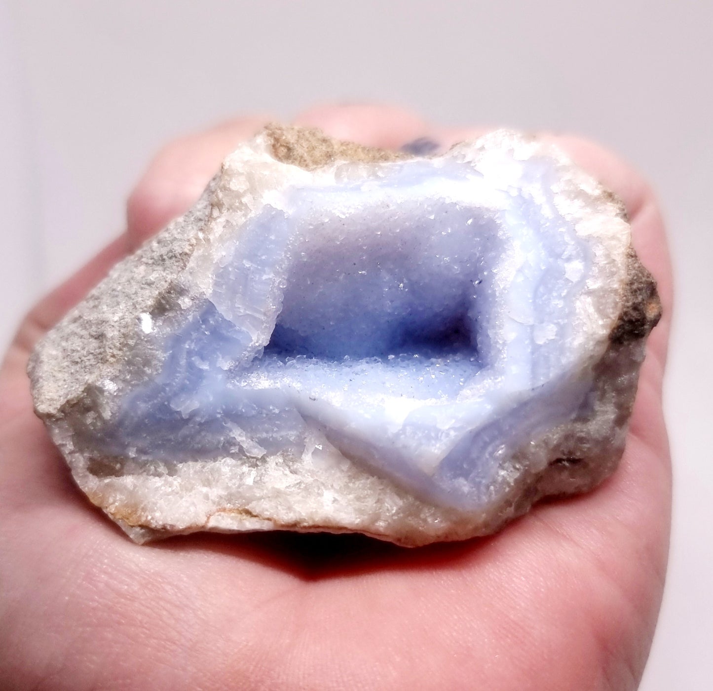 BLUE LACE AGATE GEODE 101 g - SERENITY, COMMUNICATION & INNER CALM