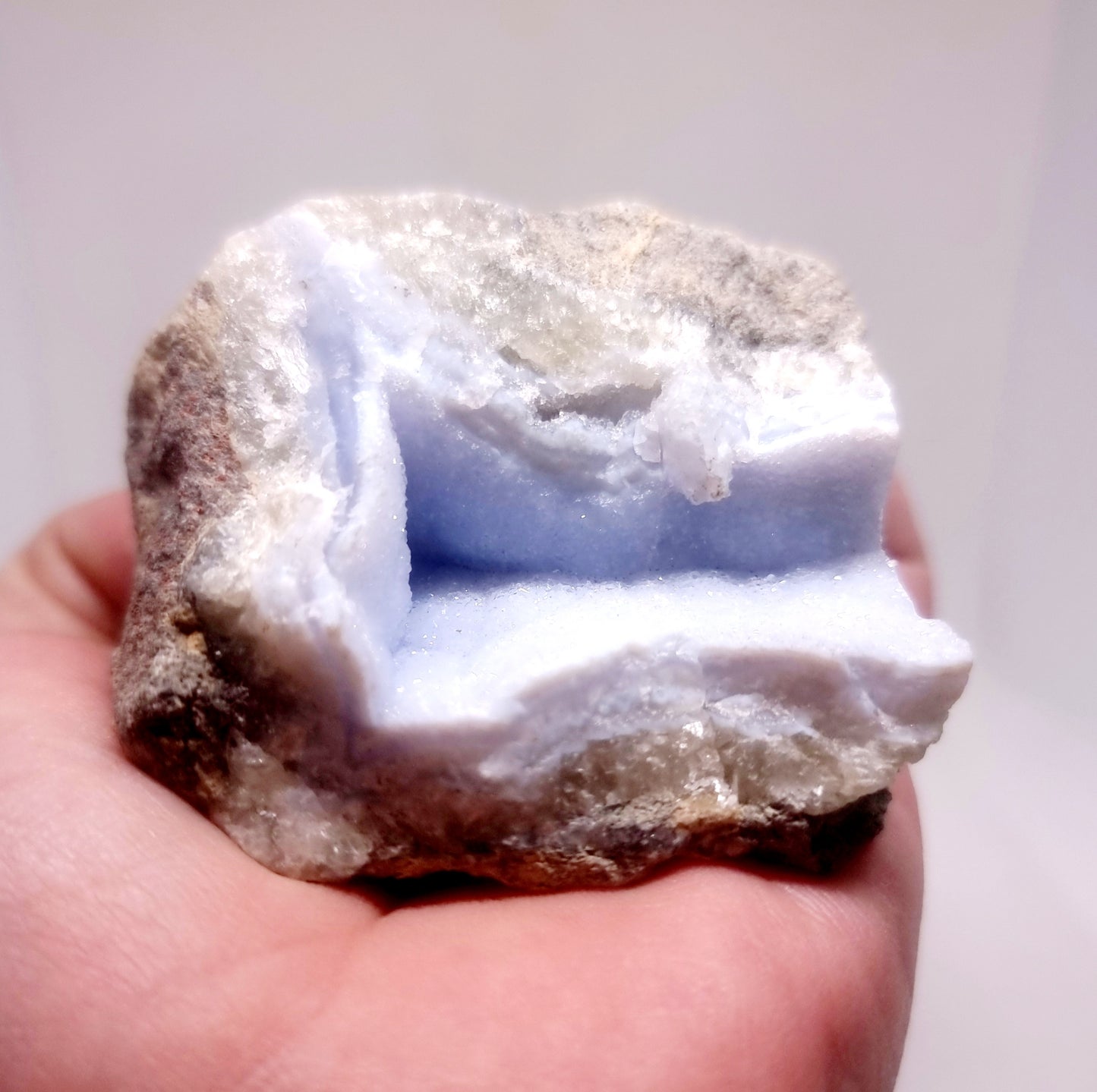 BLUE LACE AGATE GEODE 144 g - SERENITY, COMMUNICATION & INNER CALM